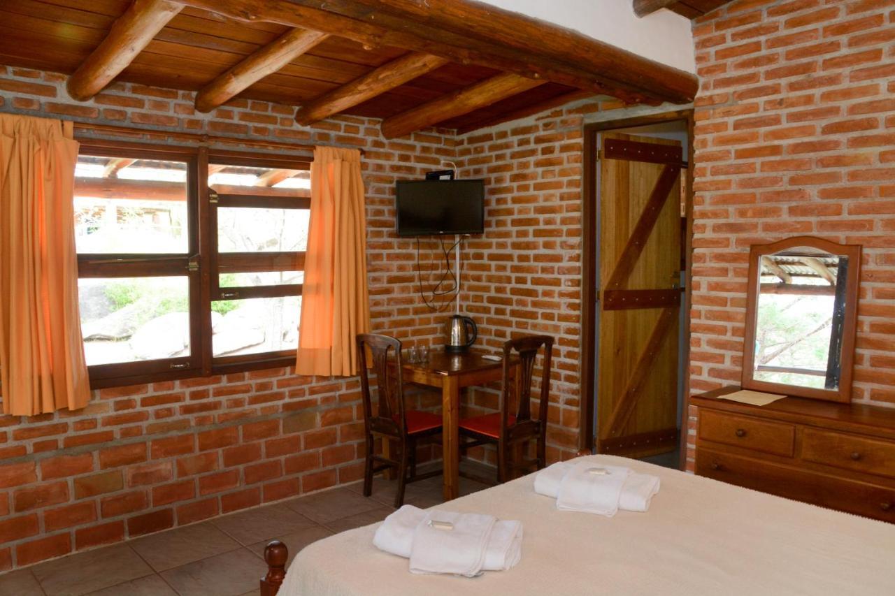 La Toma Complejo De Montana - Cabanas Y Habitaciones En Hosteria Mina Clavero Exteriör bild